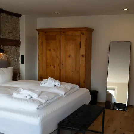 Zum Goldenen Schiff - Lehmzimmer Stein Hotel *